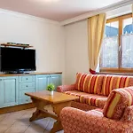 Lory 1 Apartment