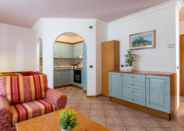 Lory 1 Daire Canazei